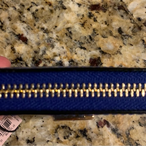 Victoria’s Secret Blue Wallet with Logo NWT - Picture 4 of 5